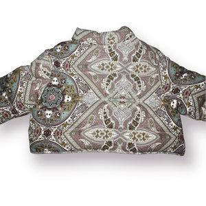 Sacred paisley puff