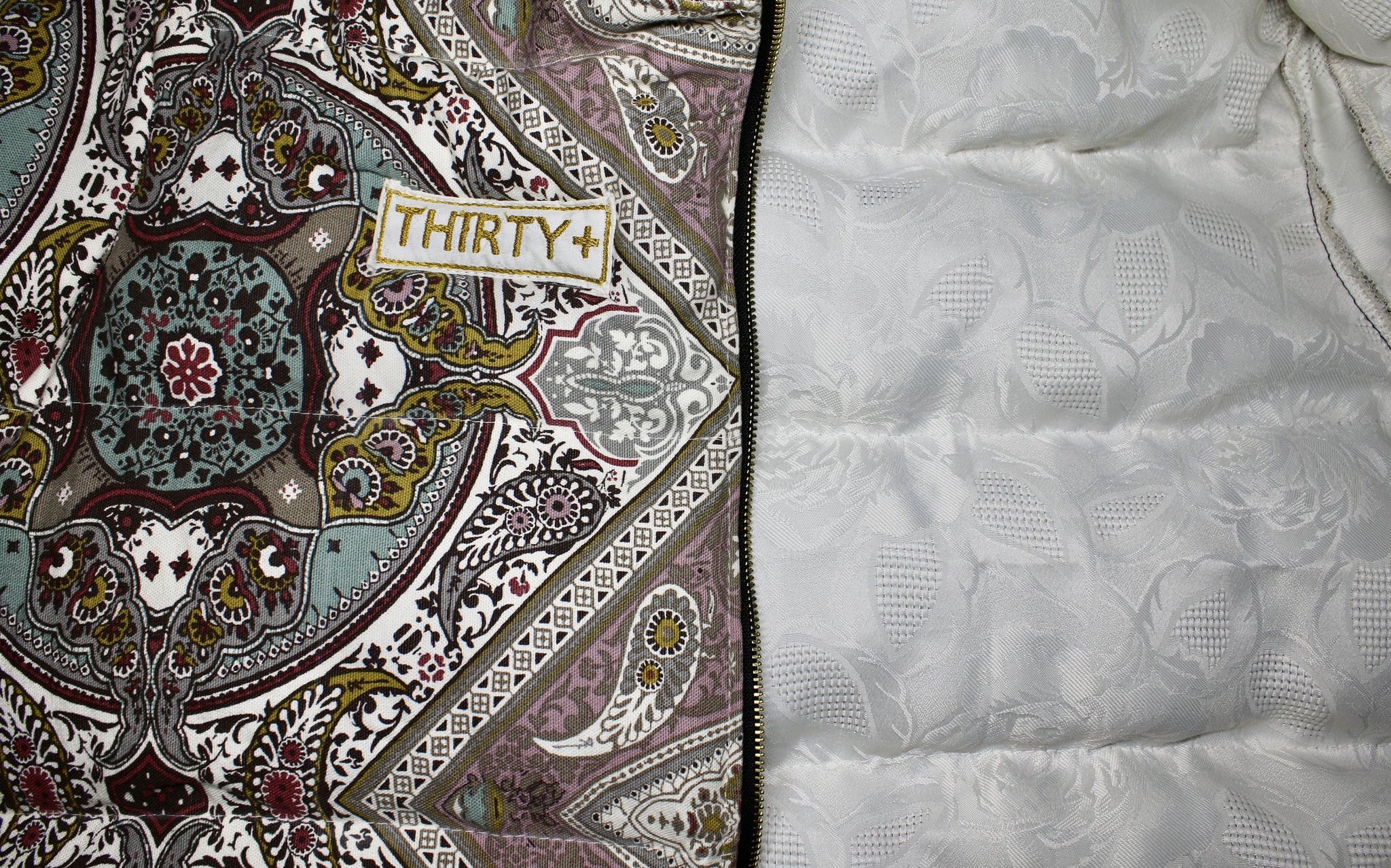 Sacred paisley puff